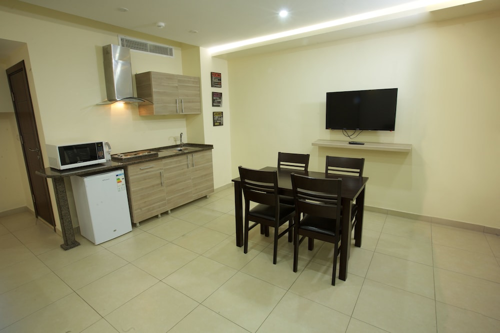 Luxury Apartment, 2 Bedrooms - Photo 2