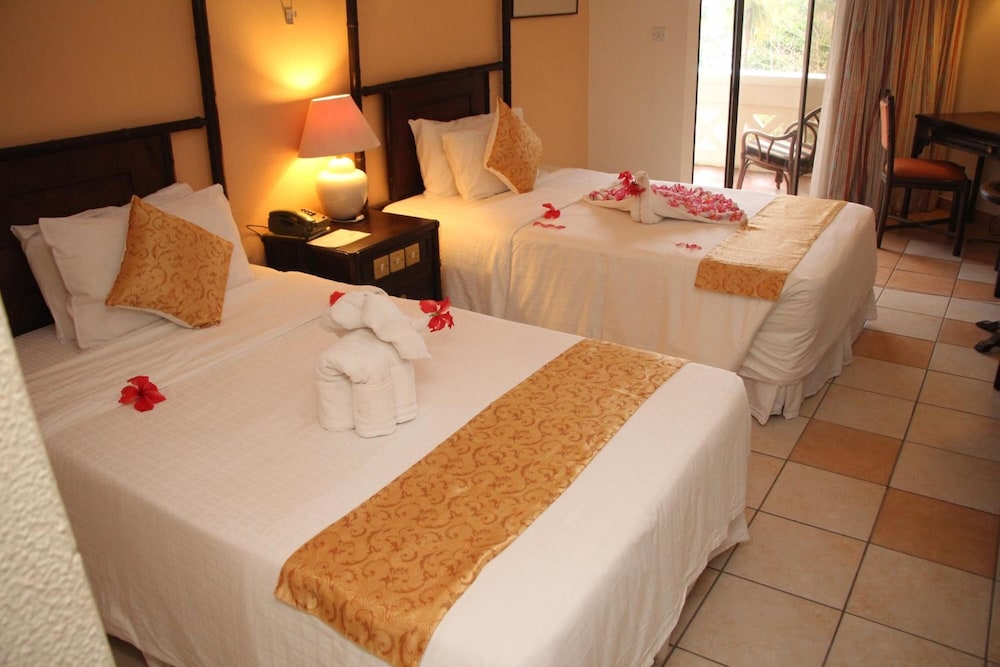 Deluxe Room, Partial Sea View photo 3