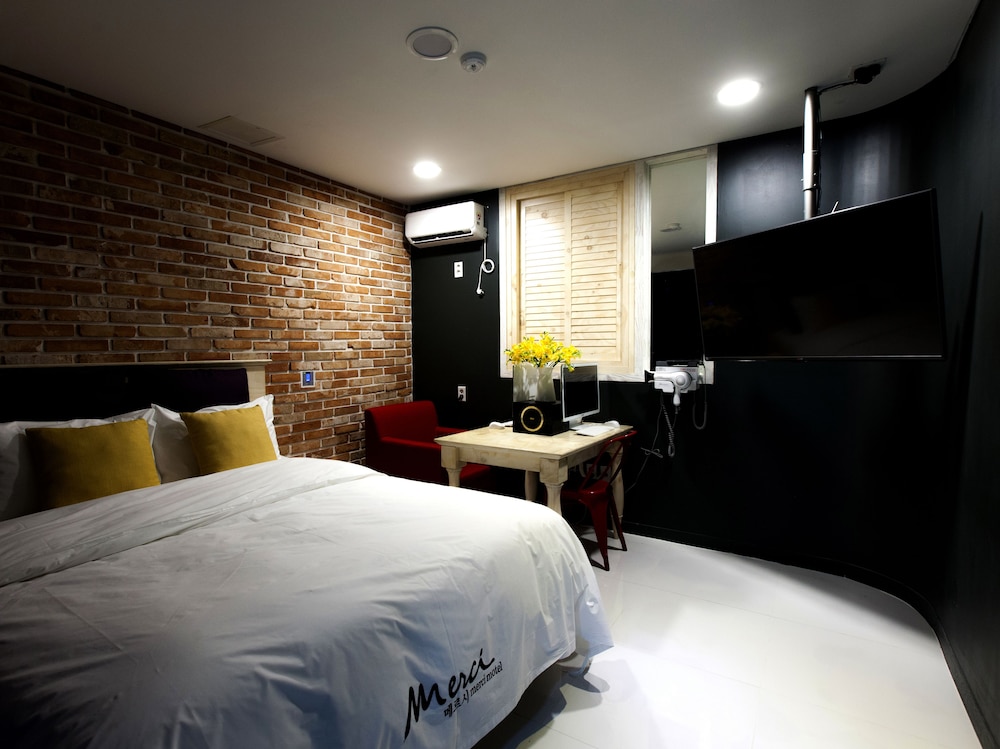 Standard Room, Jetted Tub photo 2