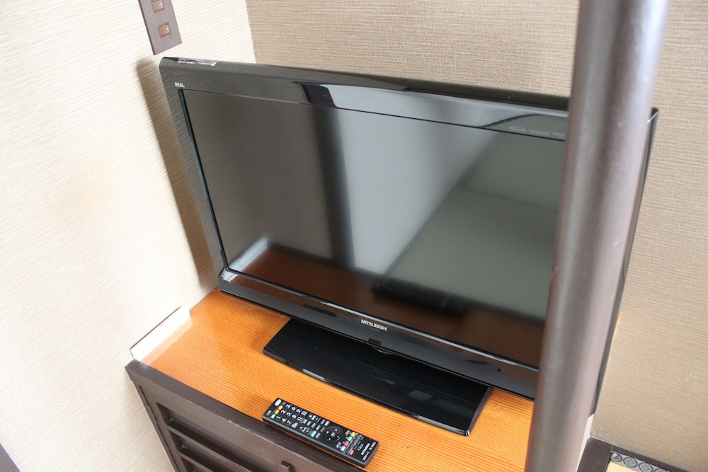 Standard Japanese Room with Futon Bedding and Shared Hot Spring Access photo 2