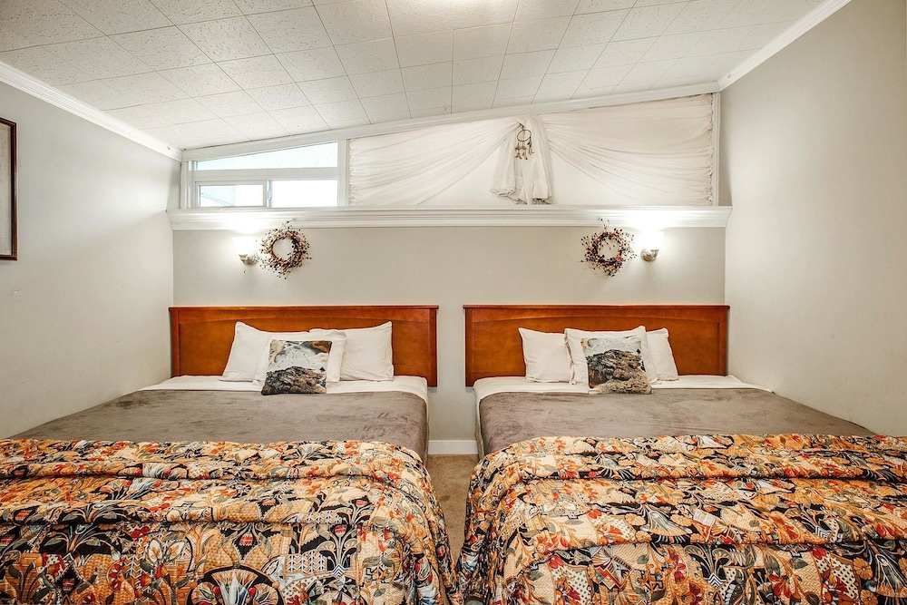 Condo, Multiple Beds, Pool View photo 1