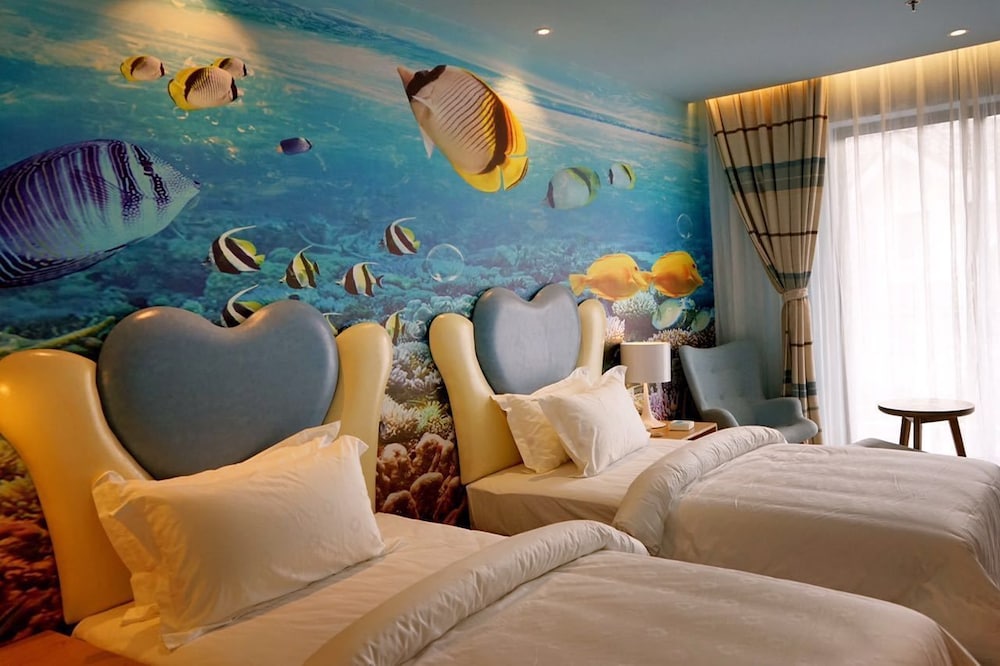 Twin Room (Very Sassy)