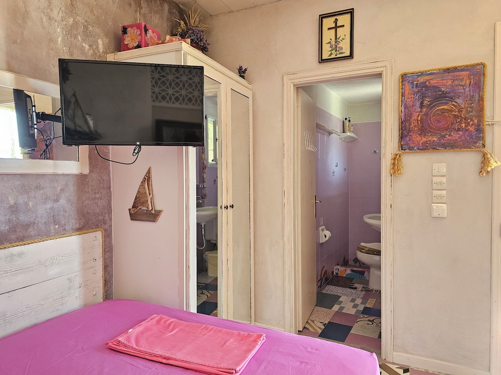 Double Room - Photo 11