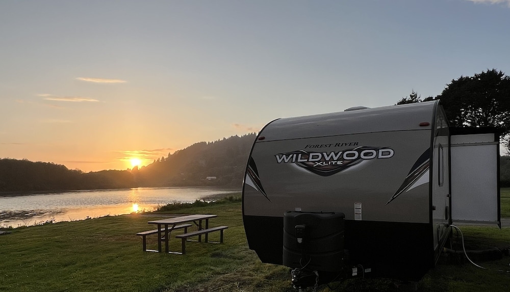 Mobile Home (Wildwood glamping trailer (Site #72))