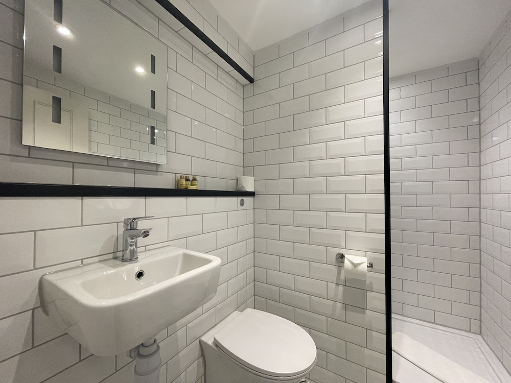Standard Double Room - Photo 6