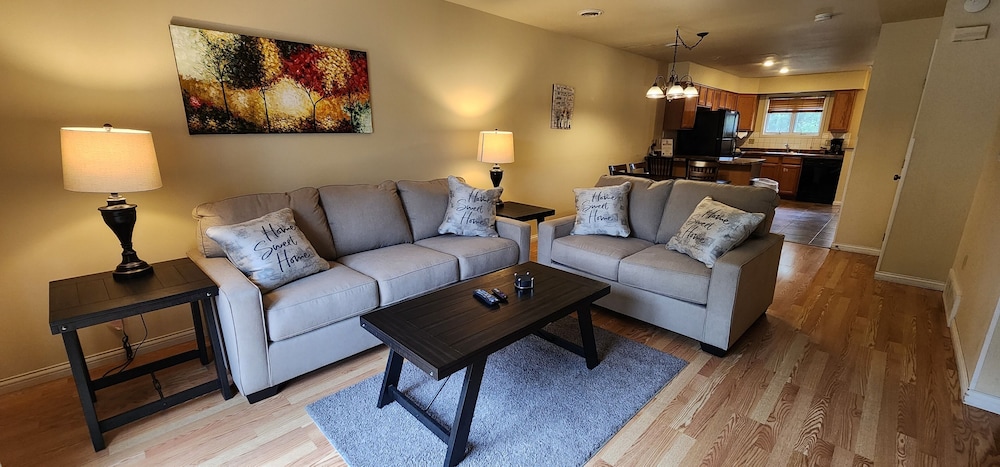 Apartment, 2 Bedrooms, Non Smoking - Photo 8
