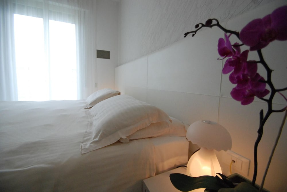 Executive Double or Twin Room, Balcony, Partial Sea View