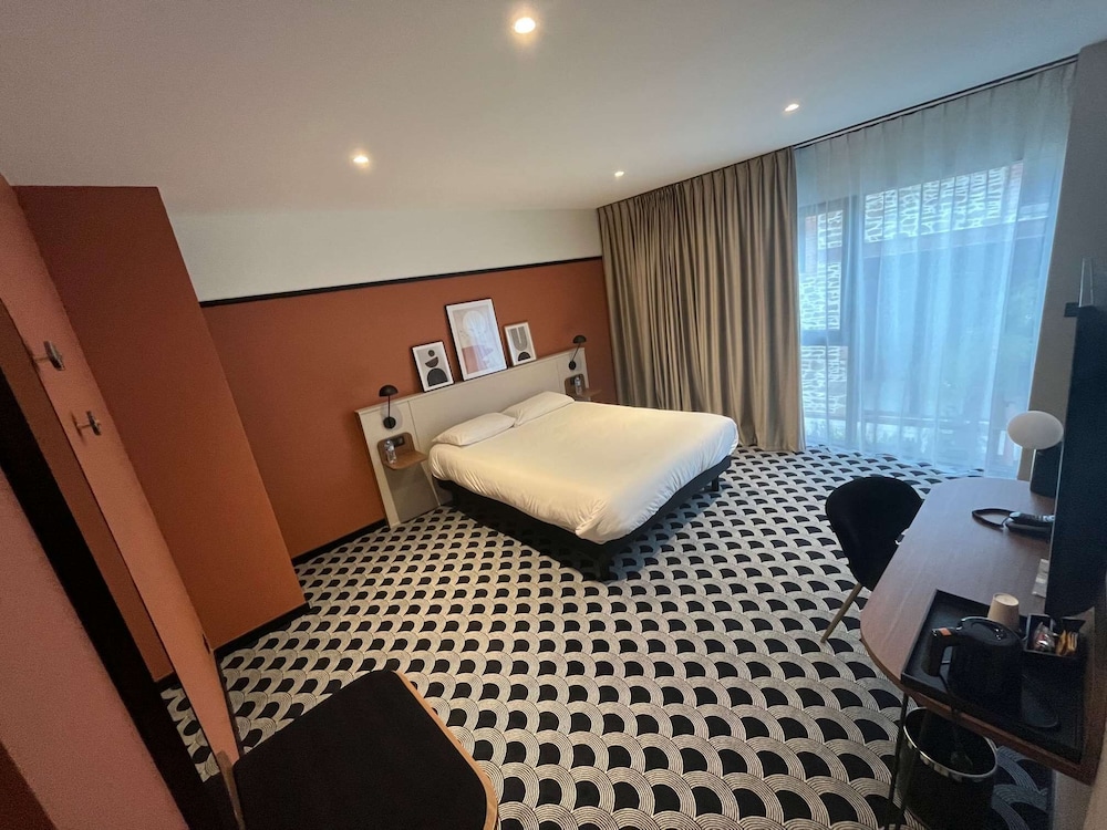 Suite - Photo 2