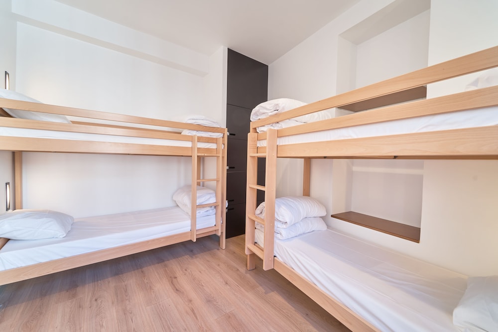 Shared Dormitory, Men only, Shared Bathroom (1bed in 10people dormitory, shared WC) photo 2