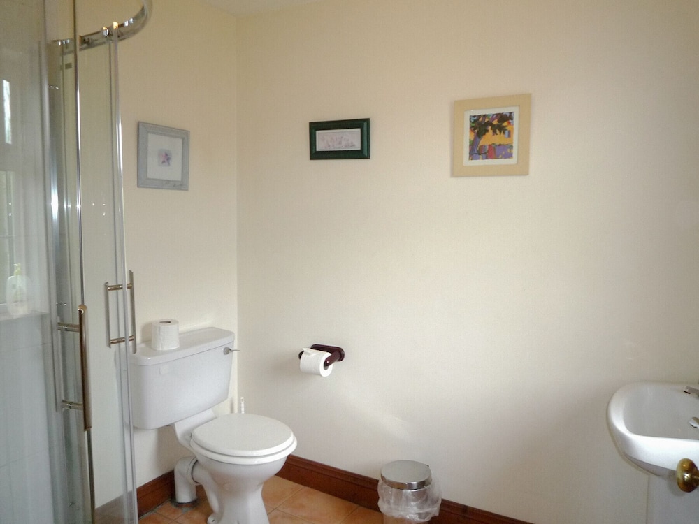 Cottage, 3 Bedrooms, Fireplace, Sea Facing photo 2