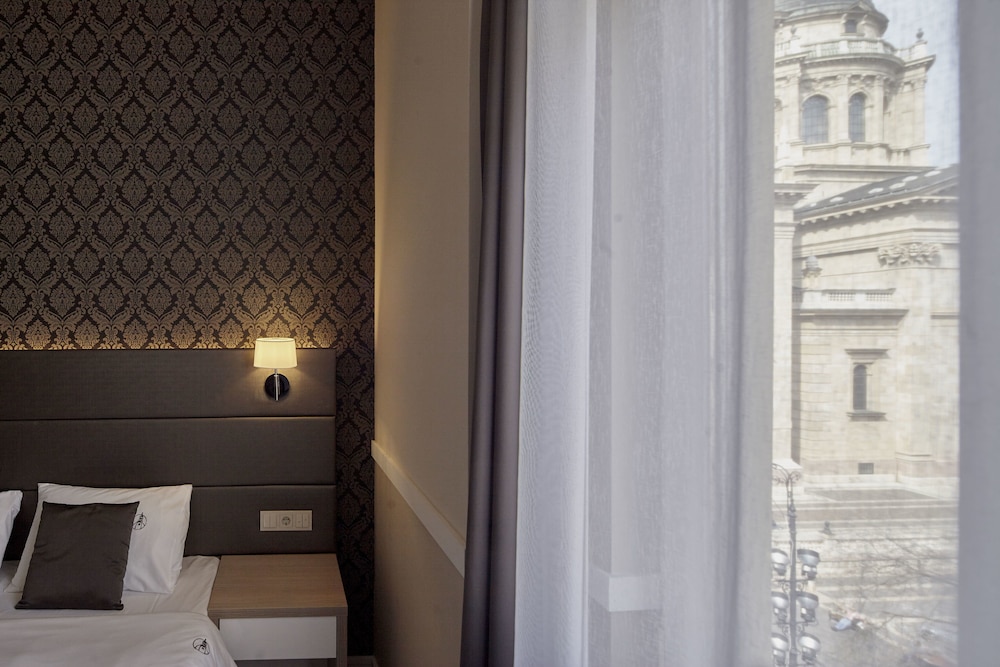 Suite, 2 Bedrooms, City View - Photo 16