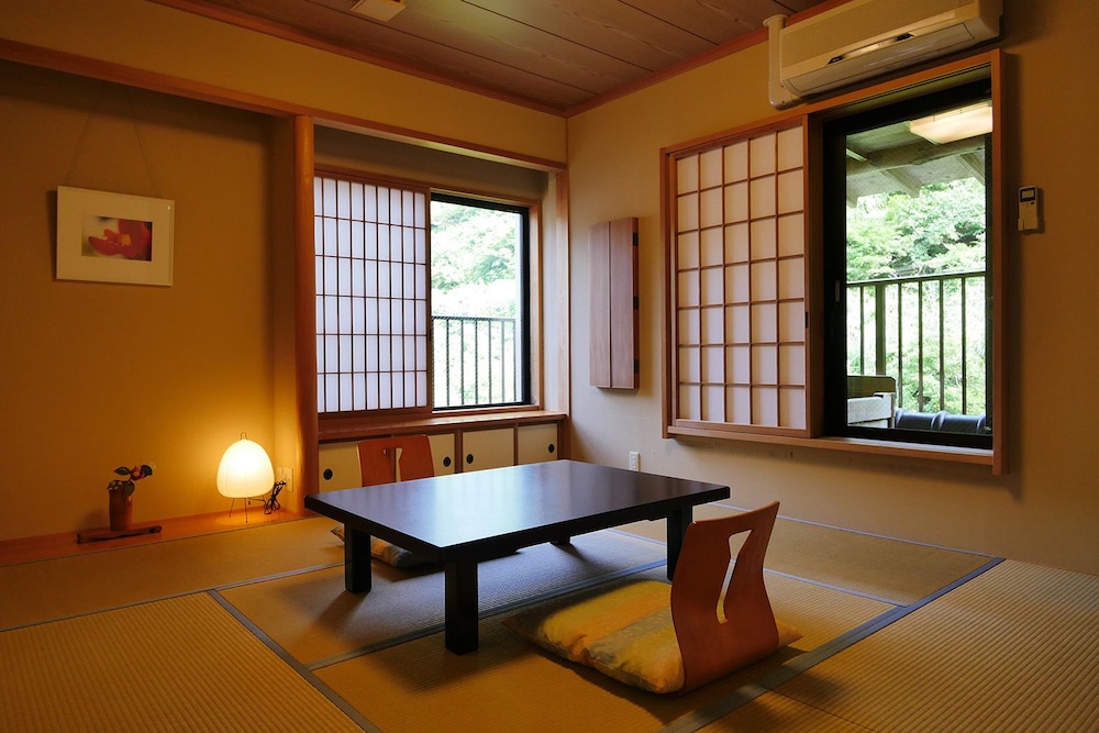 Japanese Traditional Room, 10 Tatami with Open Air Bath (SAKURA)