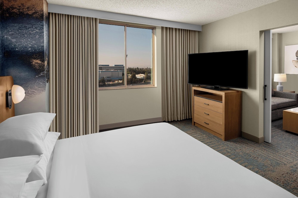 Deluxe Suite, 1 Bedroom, Tower, Low Floor photo 2