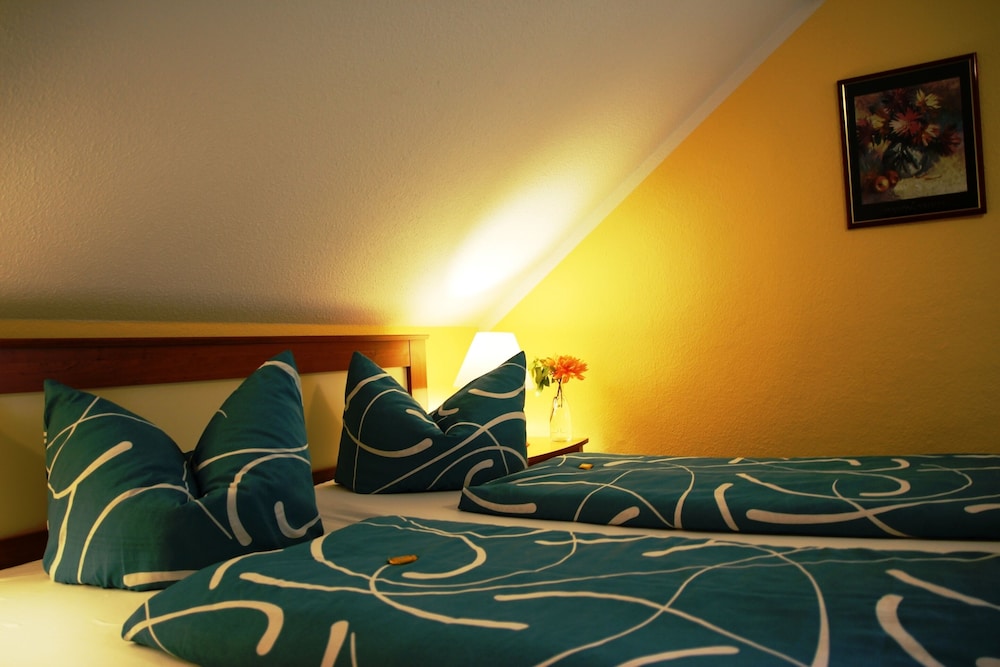 Classic Double Room, Private Bathroom - Photo 13