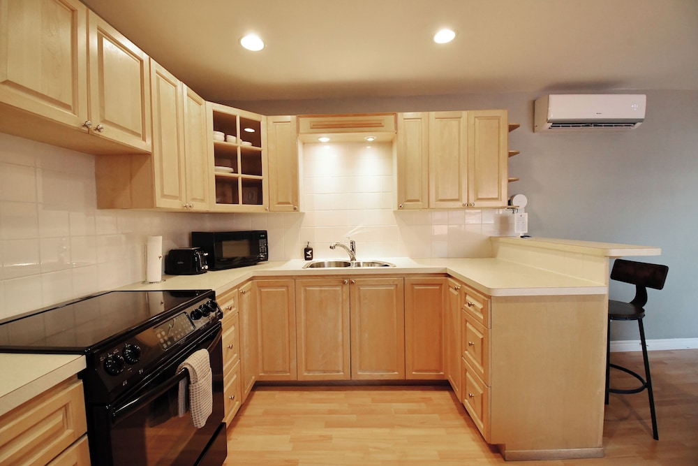 Bower on Lester One Bedroom photo 2