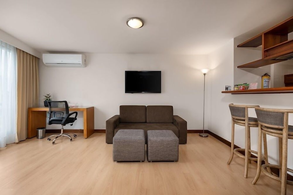 Standard Suite - Photo 6