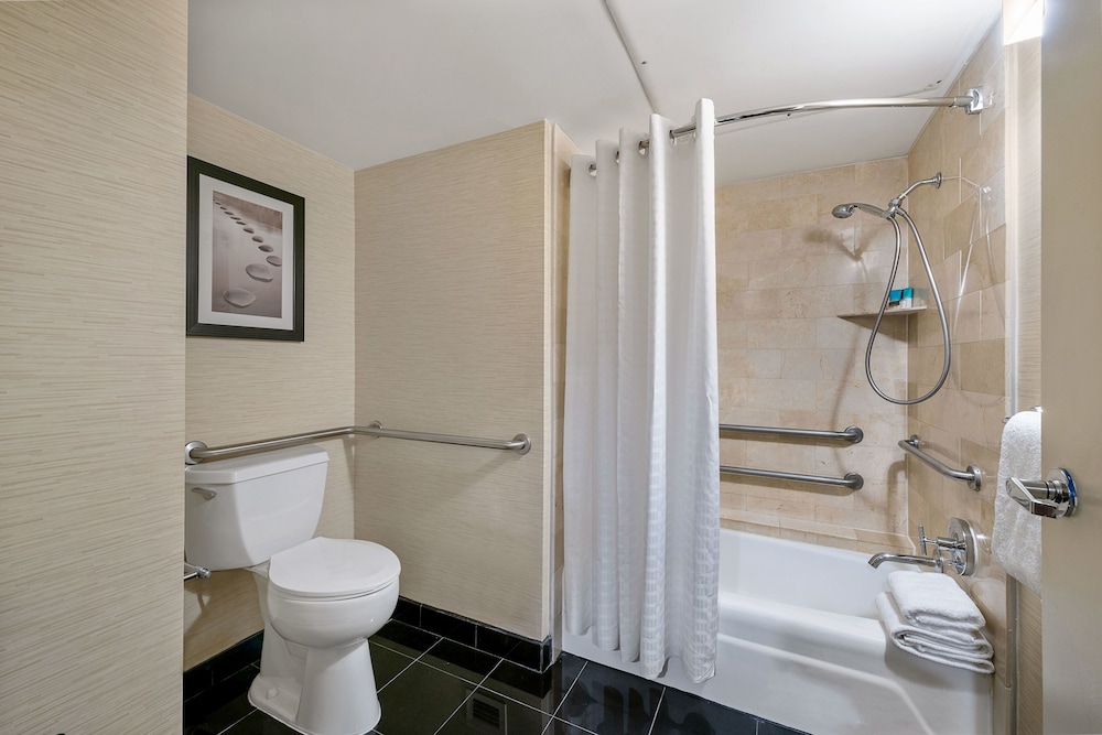 Regency, Suite - Photo 4