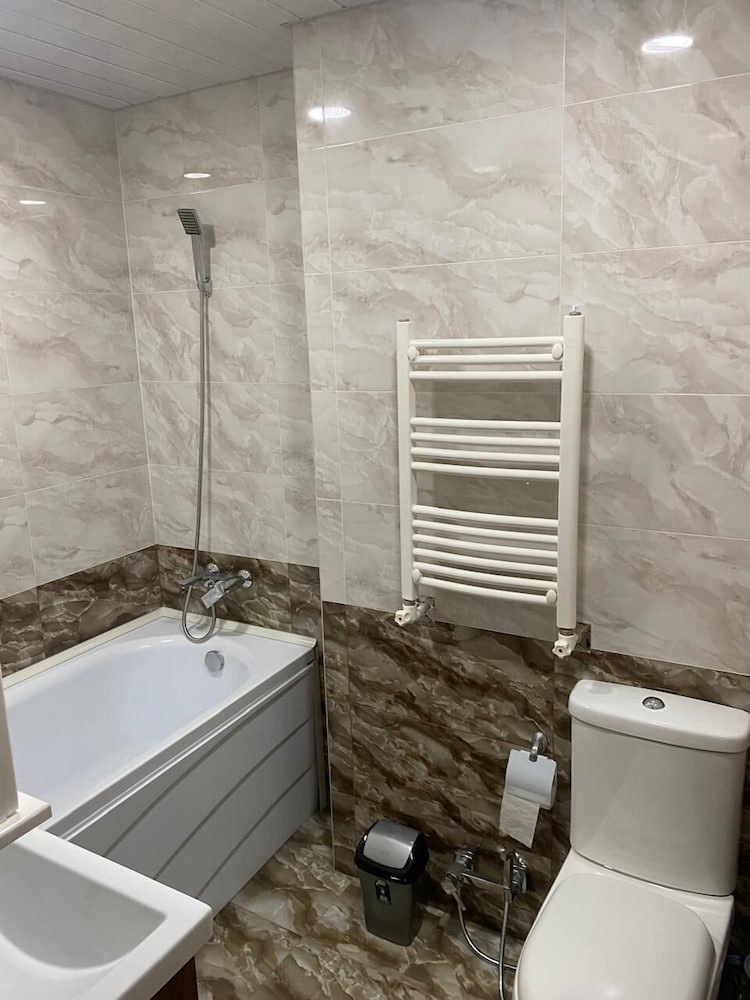 Luxury Triple Room, Lanai, City View photo 2