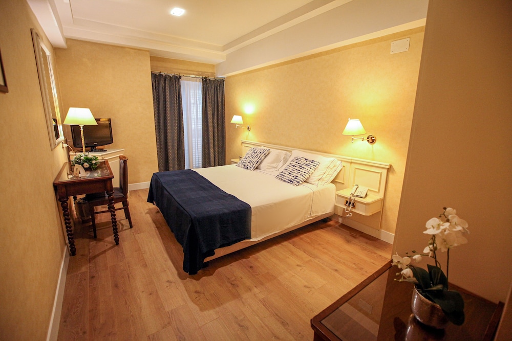 Standard Double Room Single Use photo 2