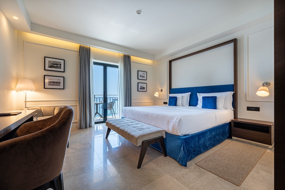Premium Double or Twin Room, Sea View - Photo 17