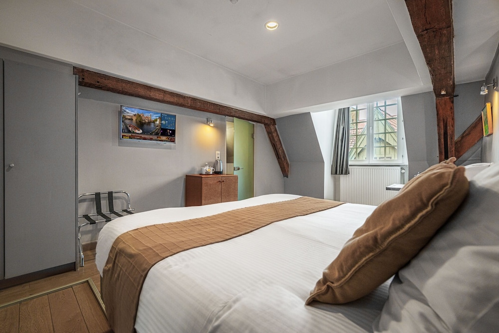 Double or Twin Room (Budget) - Photo 3