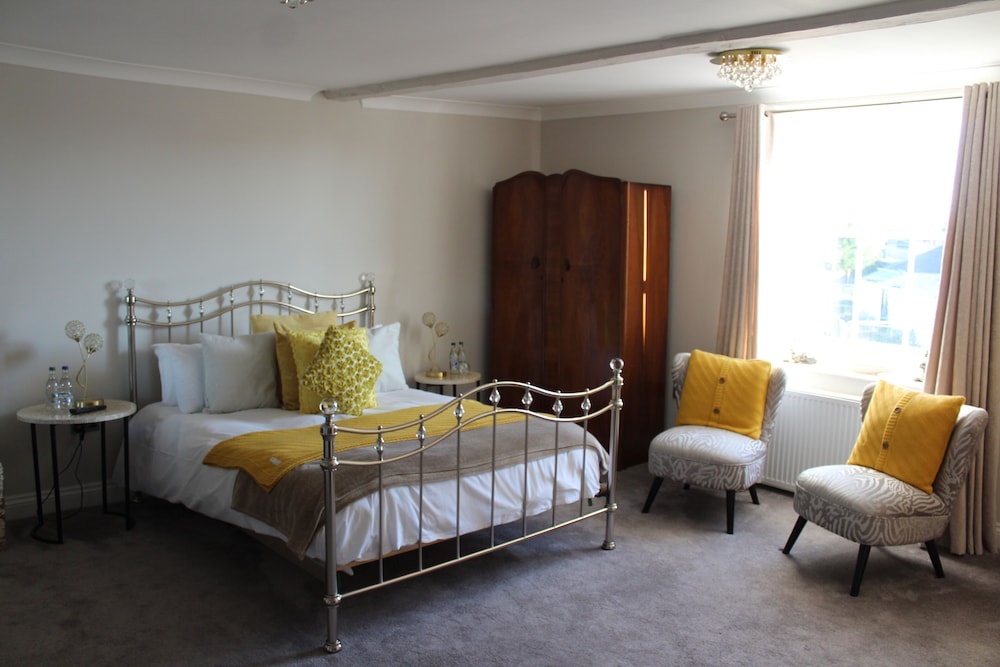 Superior Double Room, Ensuite (The Golden Room) photo 1