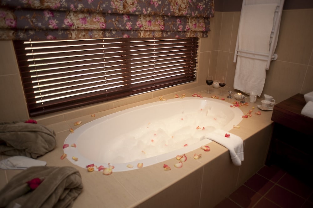 Deluxe Room, 1 King Bed, River View - Photo 3