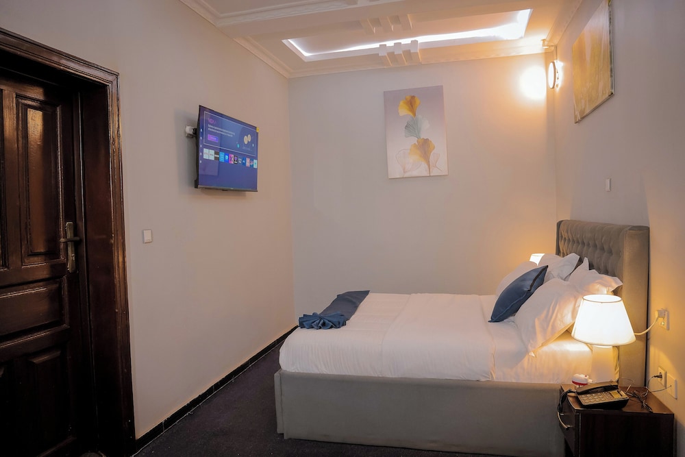 Economy Double Room, Balcony, Pool View