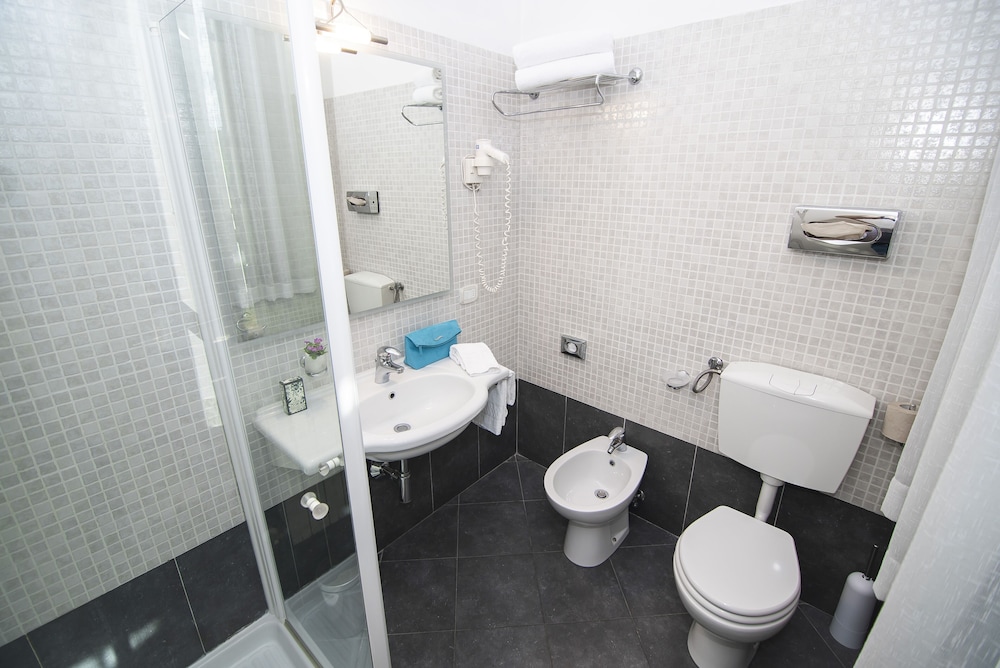 Basic Triple Room - Photo 2