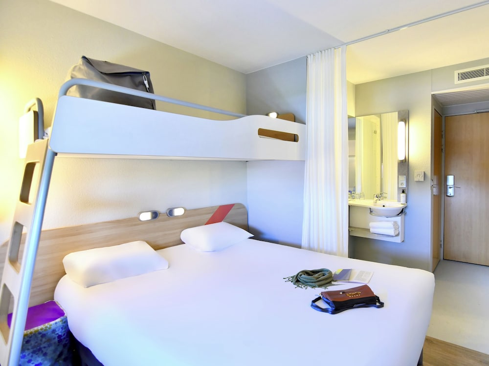Triple Room, Multiple Beds photo 1