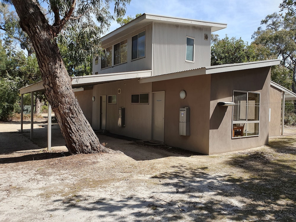 Standard Cabin, Multiple Bedrooms, Non Smoking, Kitchen (3 Bed/3 Bathroom Spa) photo 3
