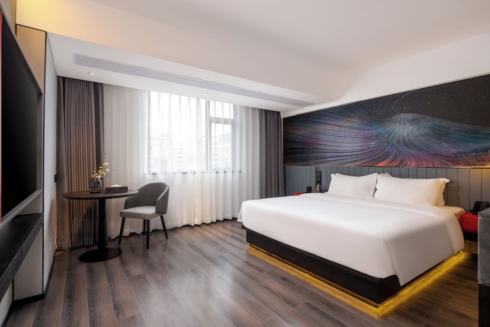 Comfort Single Room, City View