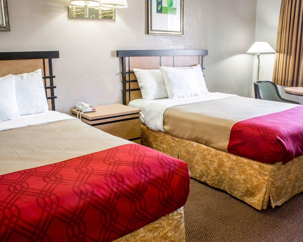 Standard Room, 2 Double Beds photo 3