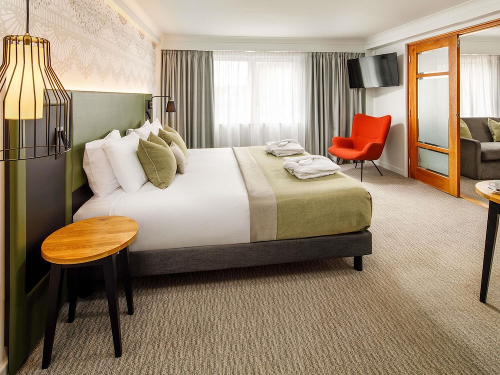 Suite, 1 King Bed - Photo 1