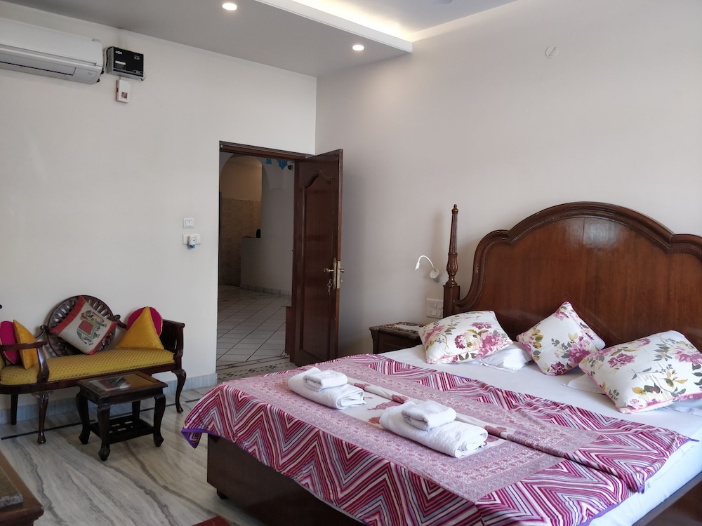 Super Deluxe Room - Photo 21