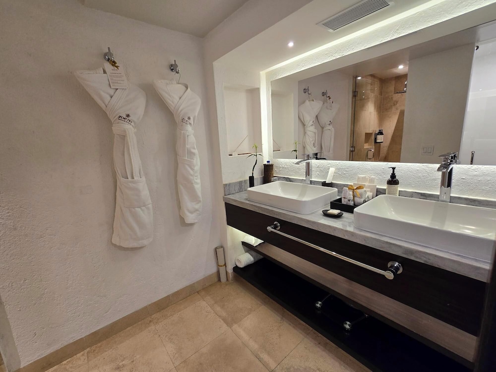 Master One Bedroom Suite