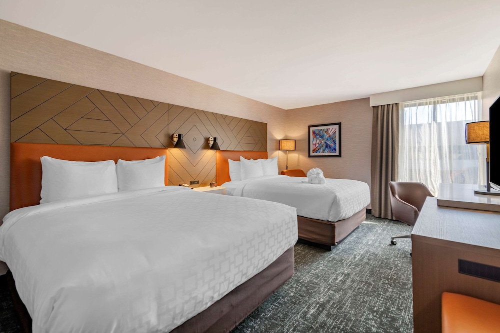 Room, 2 Queen Beds, Accessible Bathtub, Non Smoking - Photo 4