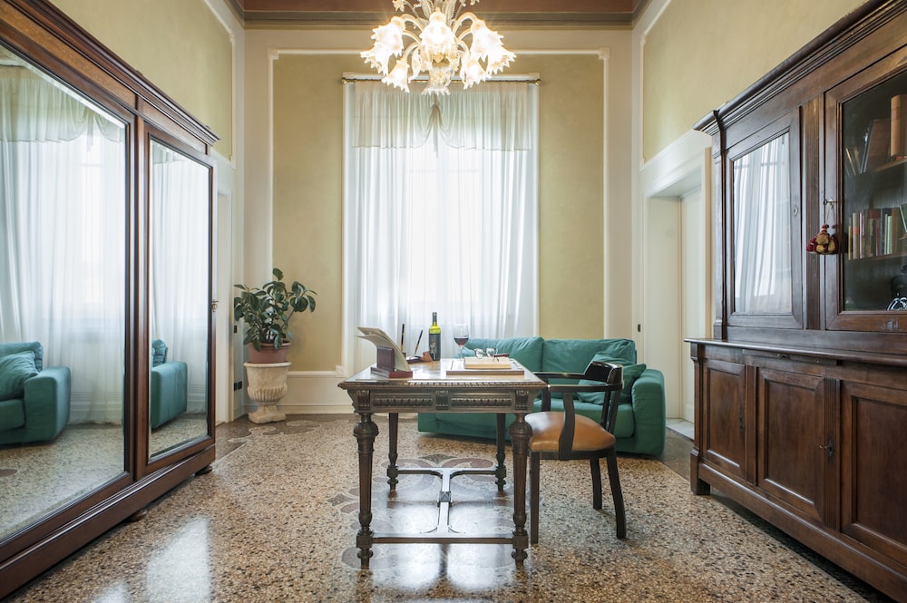 Deluxe Suite, Ensuite photo 1