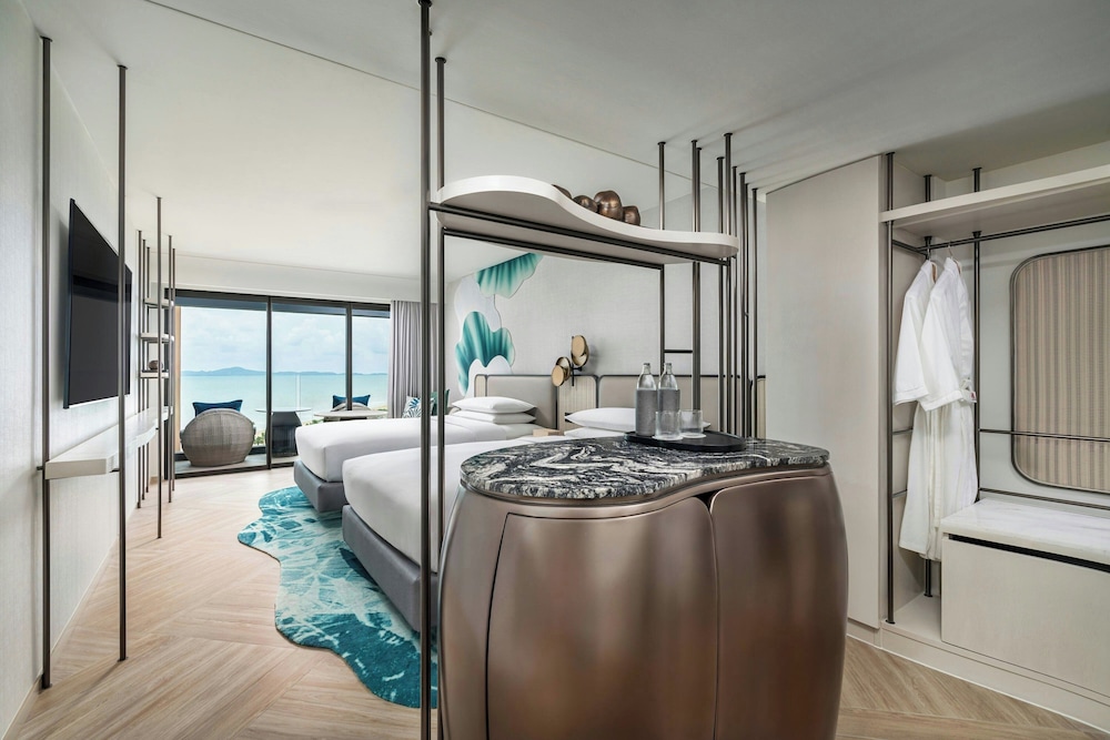 Premium Room, 2 Double Beds, Balcony (Sea View) photo 2