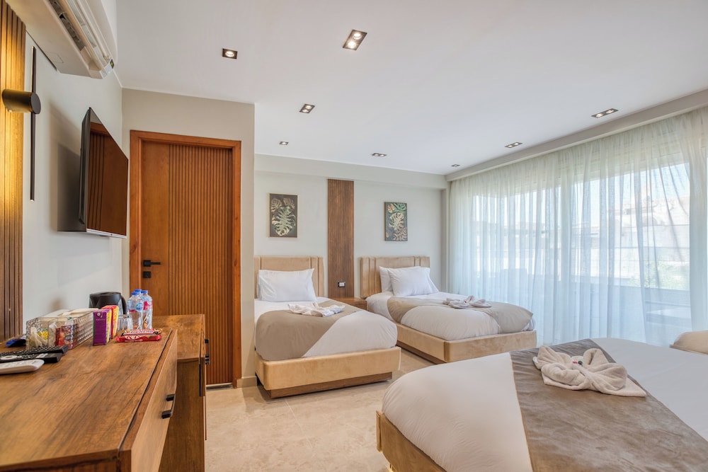 Family Room, Non Smoking, City View