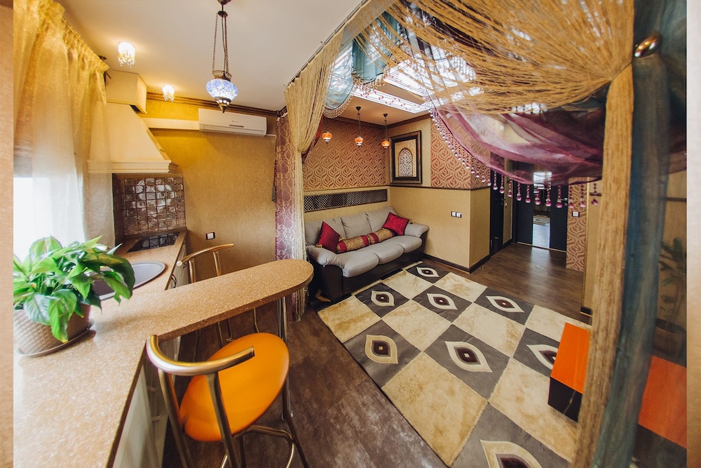 Suite (East) photo 1