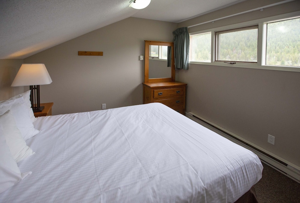 Loft, 2 Bedrooms, 2 Bathrooms