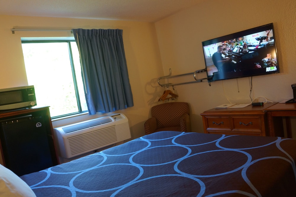 Standard Room, 1 Queen Bed - Photo 3