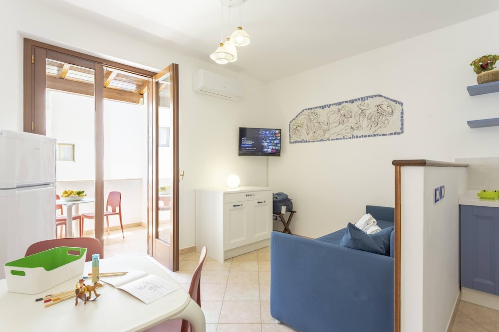 Family Apartment, 1 Bedroom, Balcony, Tower photo 1