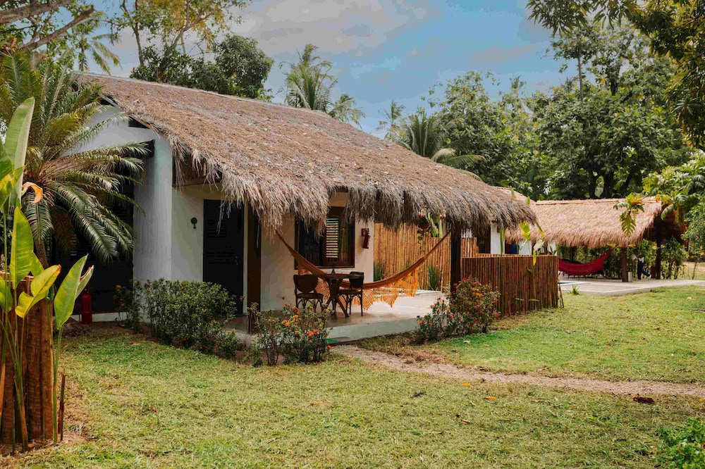 Bungalow, Private Pool, Garden View photo 2