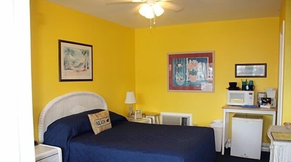 Standard Room, 1 Queen Bed photo 3