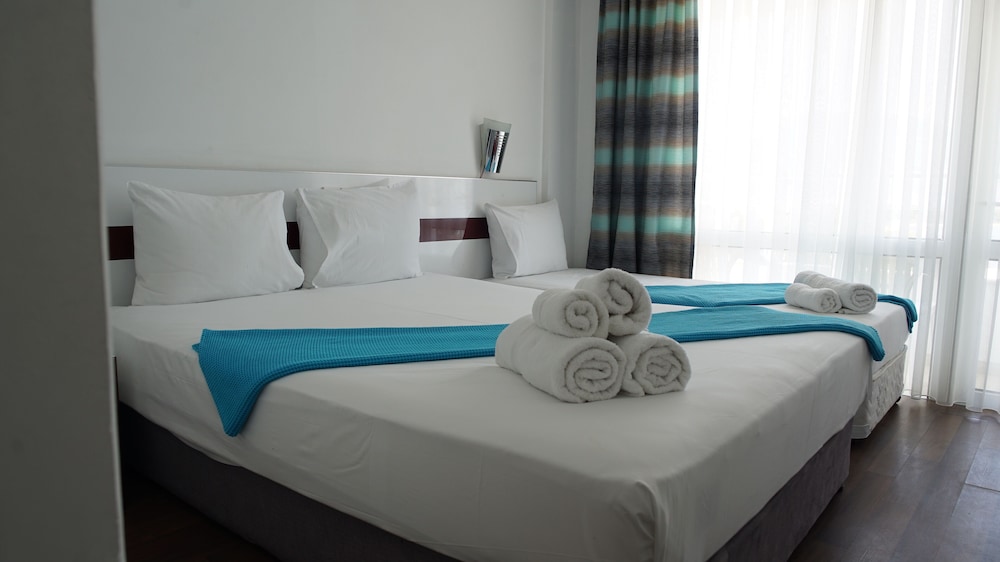 Standard Room, 1 Double or 2 Twin Beds, Balcony photo 1