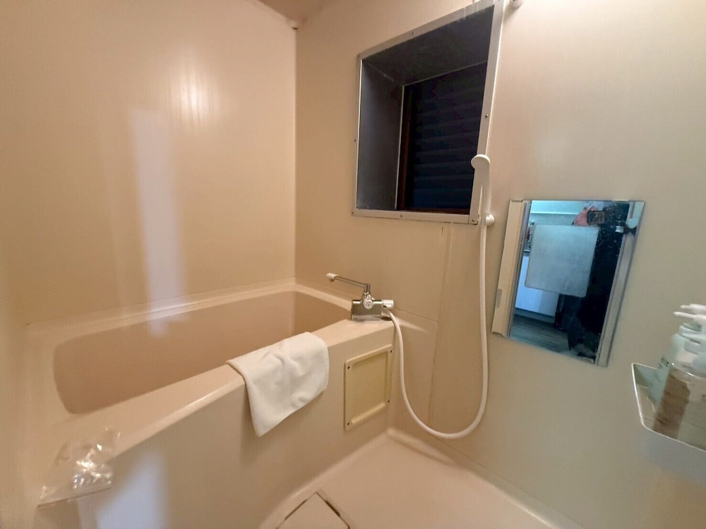 Basic Apartment photo 2