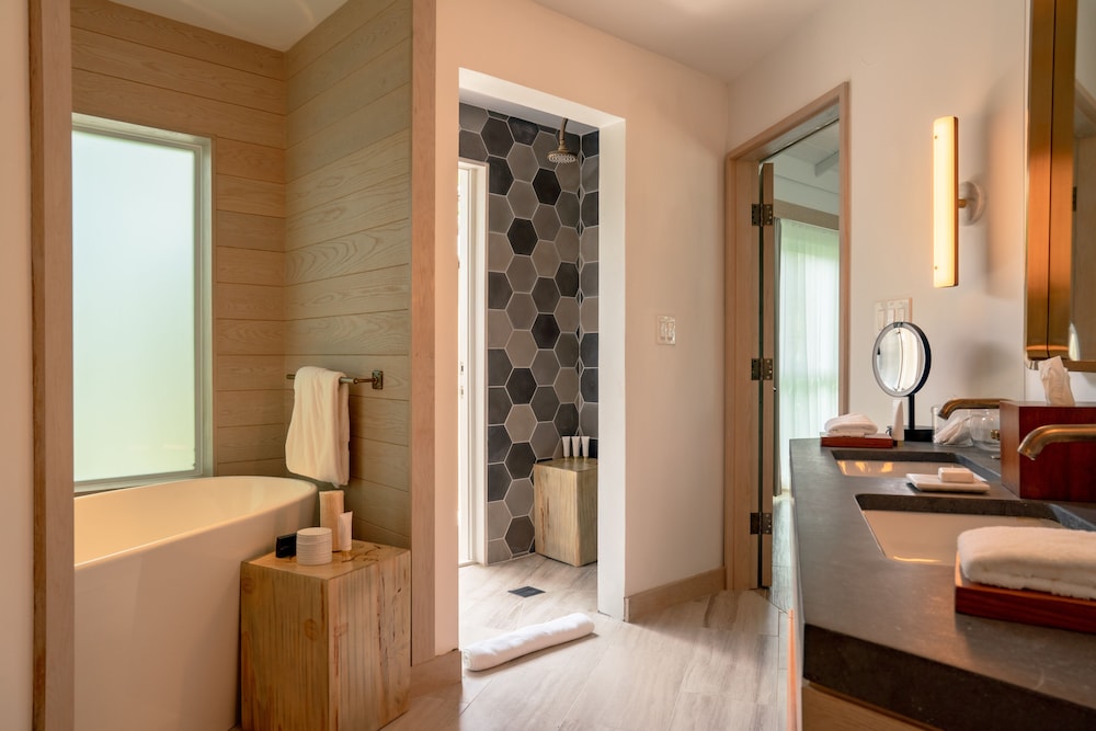 Suite, 1 Bedroom (pool)