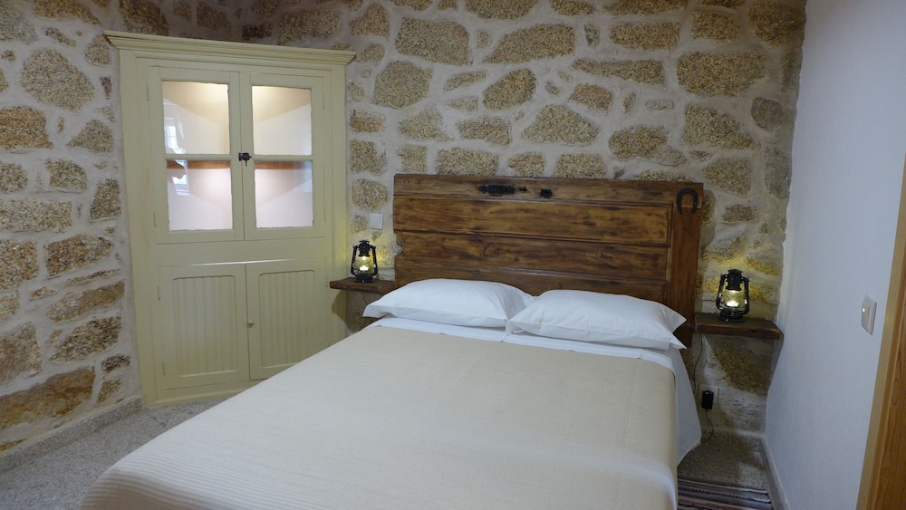 Traditionelles Stadthaus, 1 Schlafzimmer, Kochnische, Bergseite (Oliveira)